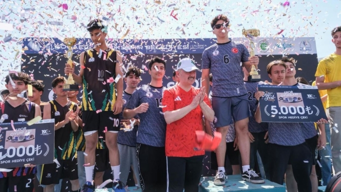 Spor oyunları finallerinde tempo hiç düşmedi;  Kocaeli’de sporun kalbi EnFest’te attı